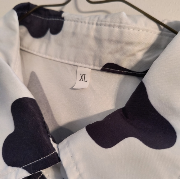 Blouse (Cow Print) - Picture 2 of 2